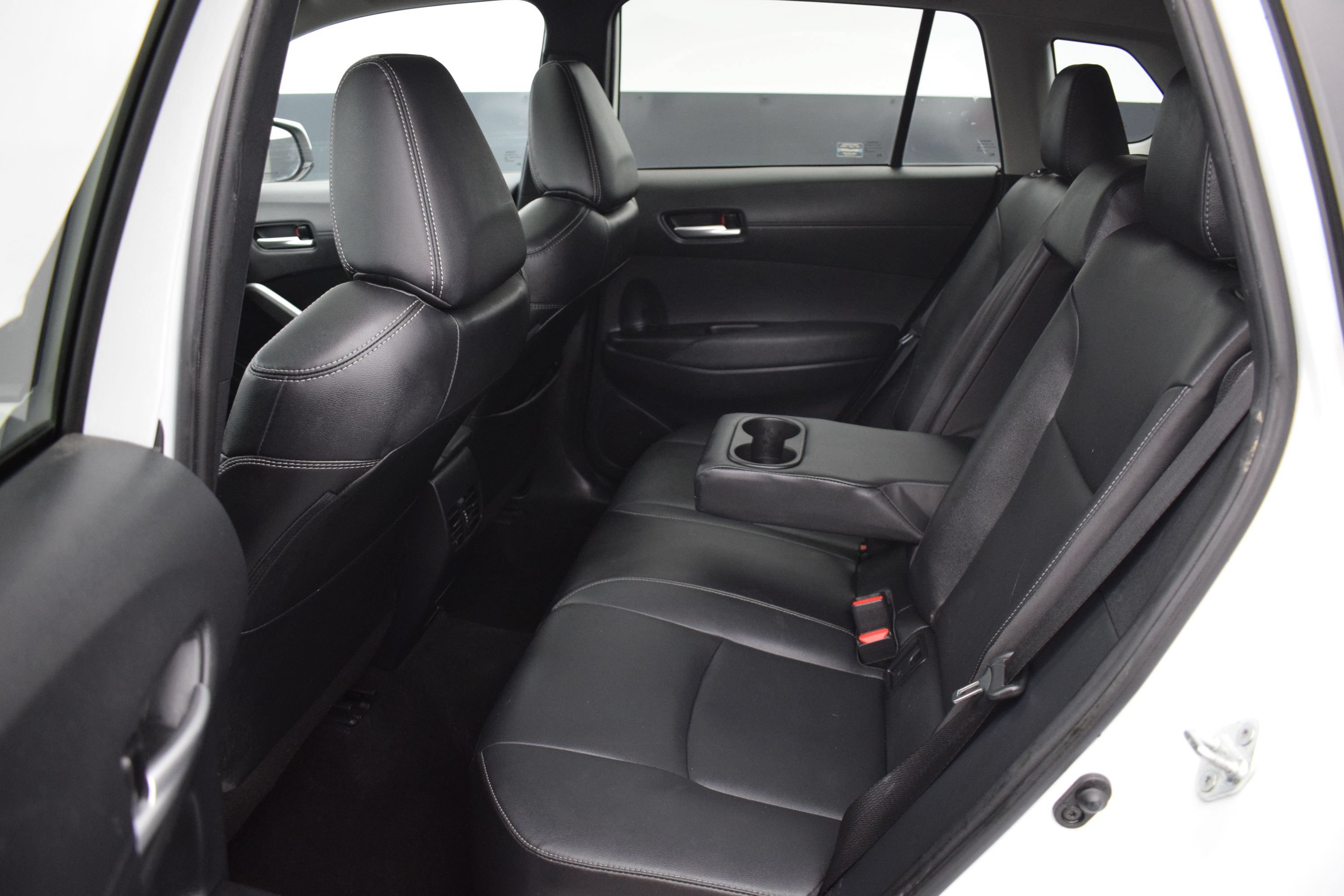 Used 2022 Toyota Corolla Cross XLE w/ Convenience Package AWD/4WD image 13