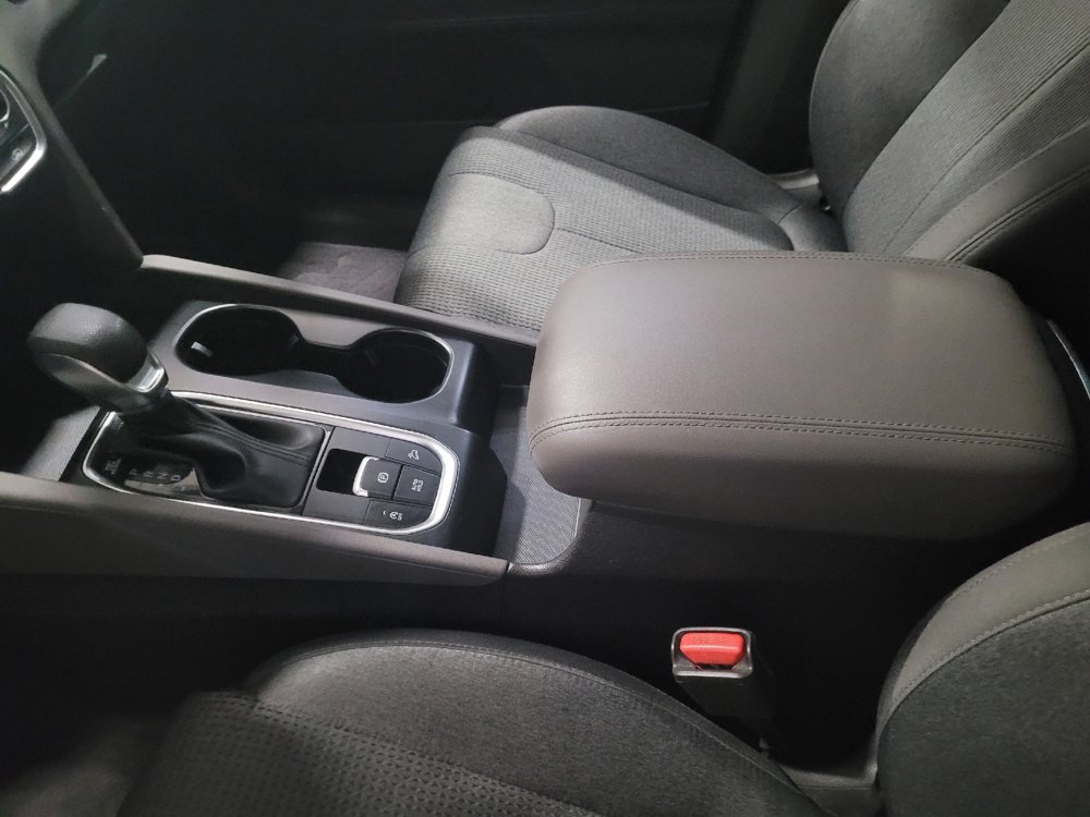 Used 2019 Hyundai Santa Fe SE image 26