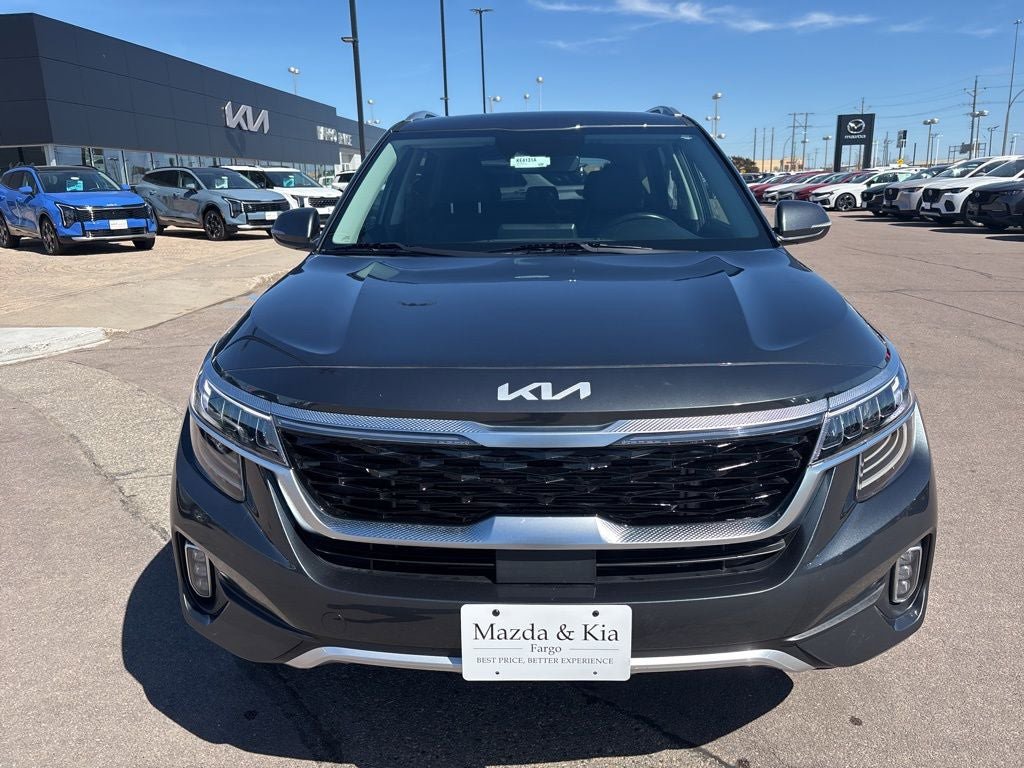Used 2023 Kia Seltos SX w/ SX Sunroof Package AWD/4WD image 2