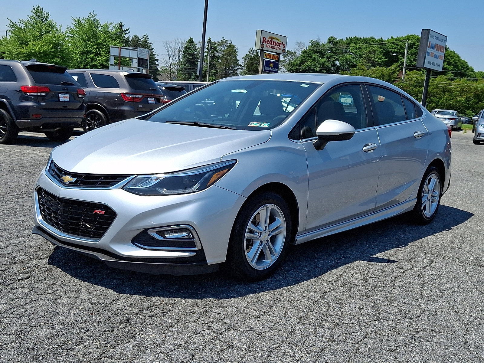 Used 2018 Chevrolet Cruze LT w/ Sun And Sound Package FWD image 3