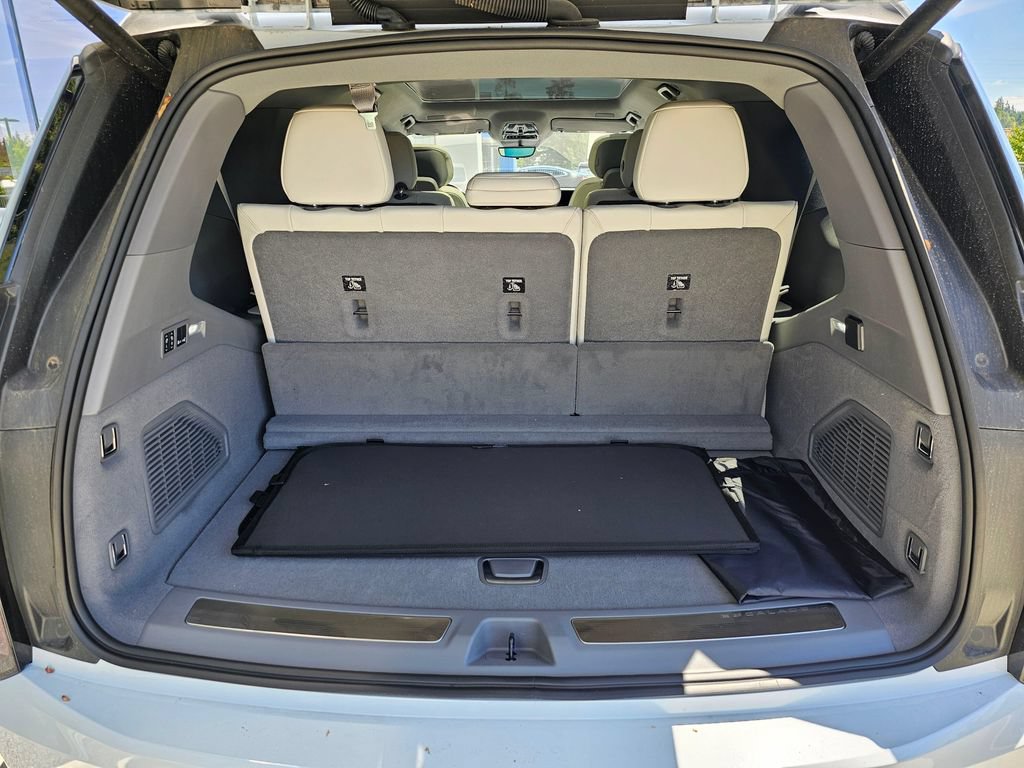 New 2026 Cadillac Escalade IQL Luxury AWD/4WD image 14