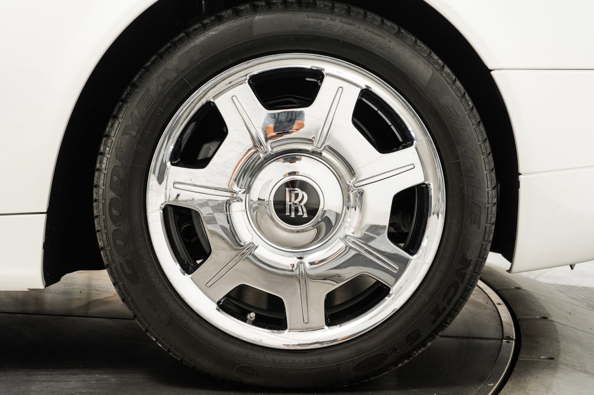 Used 2008 Rolls-Royce Phantom Drophead Coupe RWD image 39