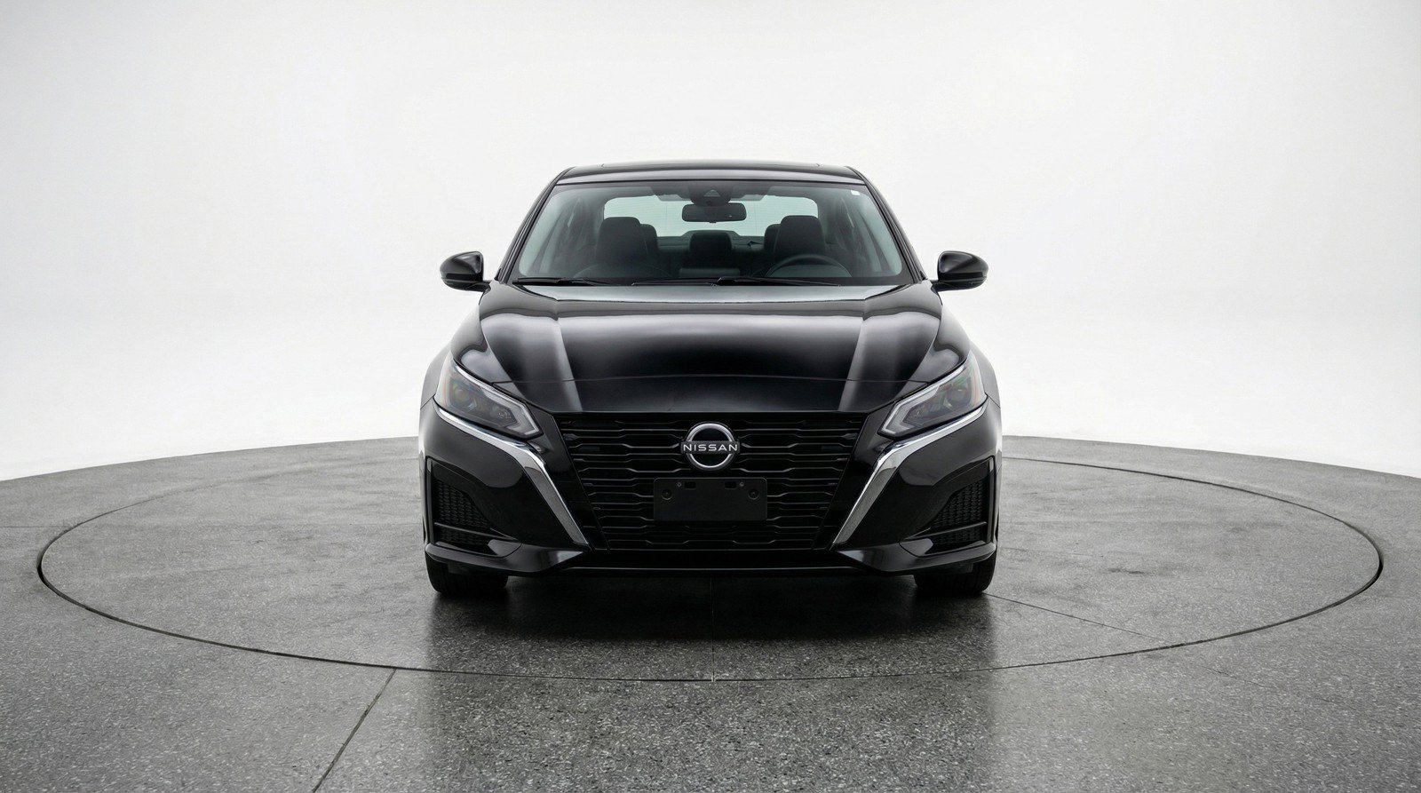Used 2025 Nissan Altima 2.5 SV FWD image 2