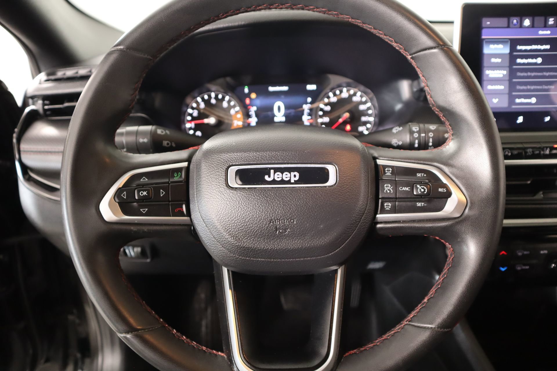 Used 2023 Jeep Compass Trailhawk image 3