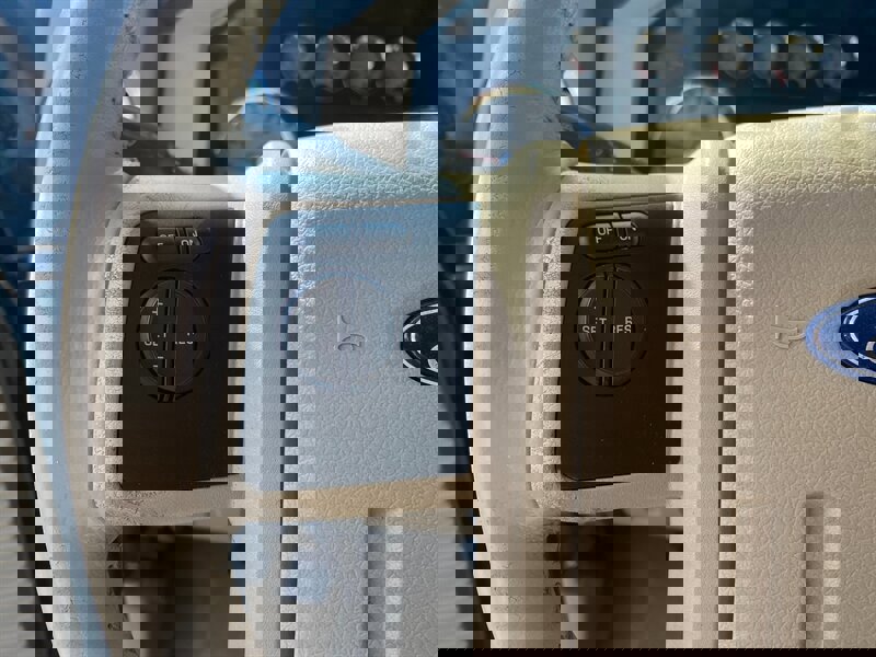 Used 2010 Ford F250 Lariat image 31