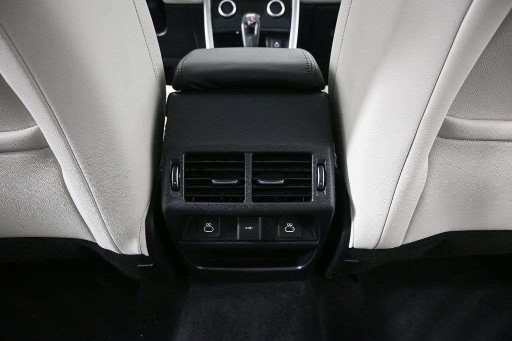 Used 2021 Land Rover Discovery Sport SE image 16