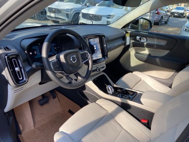 New 2026 Volvo XC40 B5 Ultra w/ Climate Package image 9