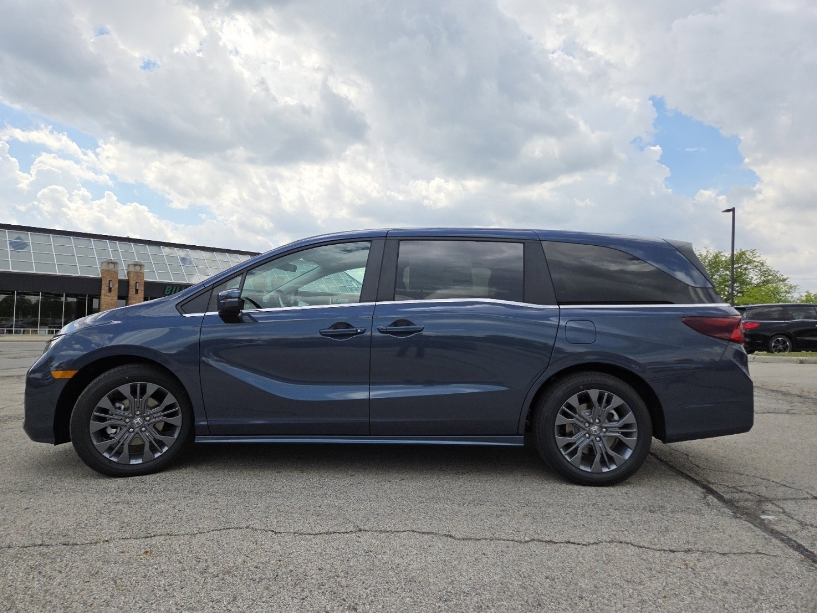 New 2026 Honda Odyssey Touring image 14