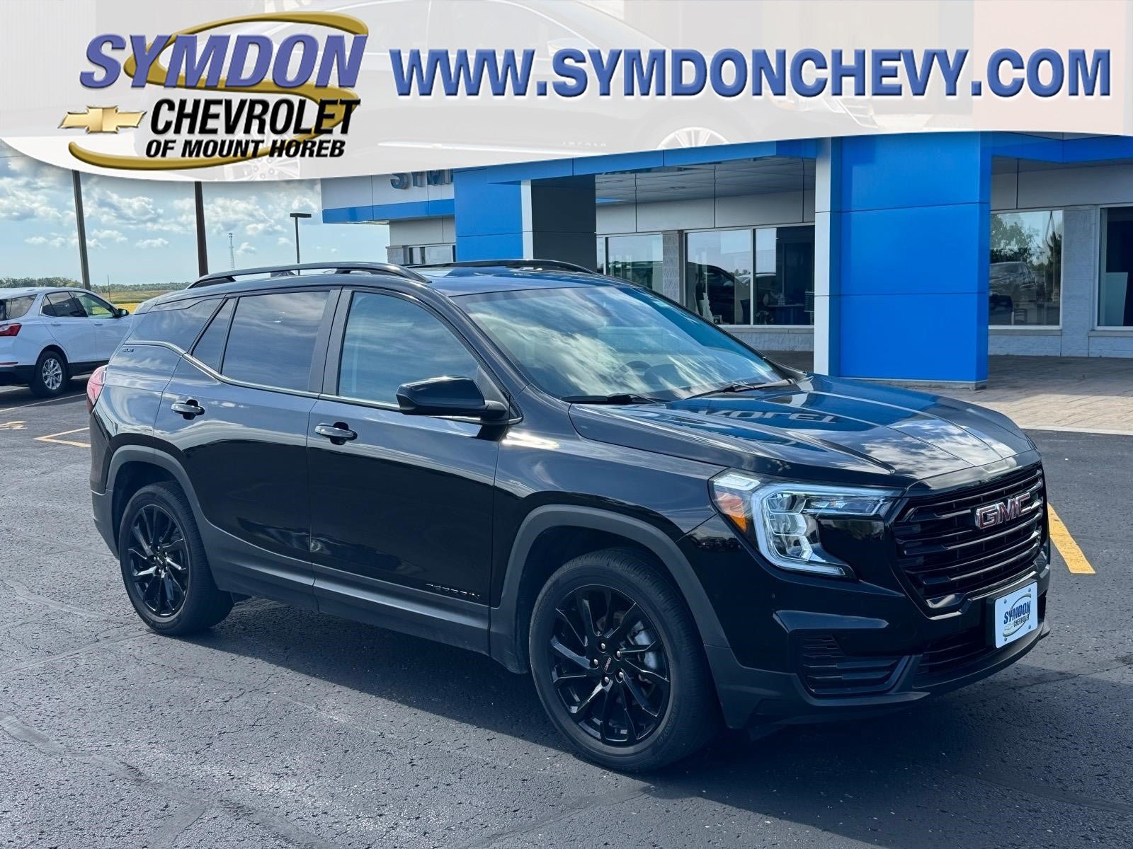 Used 2024 GMC Terrain SLE w/ Driver Convenience Package