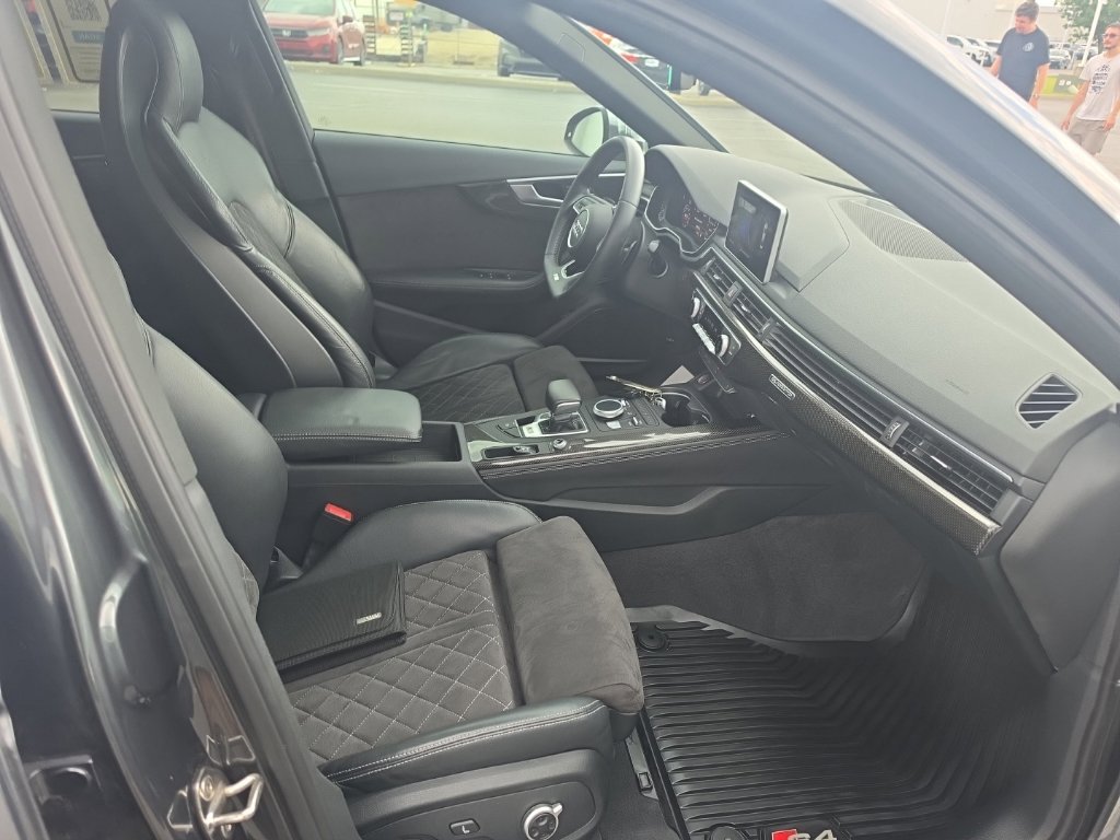 Used 2019 Audi S4 Premium Plus w/ Premium Plus Package AWD/4WD image 32