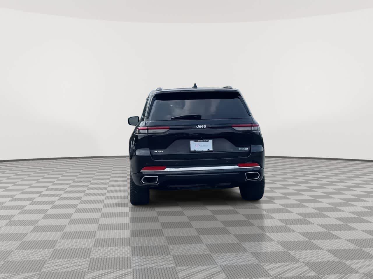 Used 2022 Jeep Grand Cherokee Overland AWD/4WD image 7