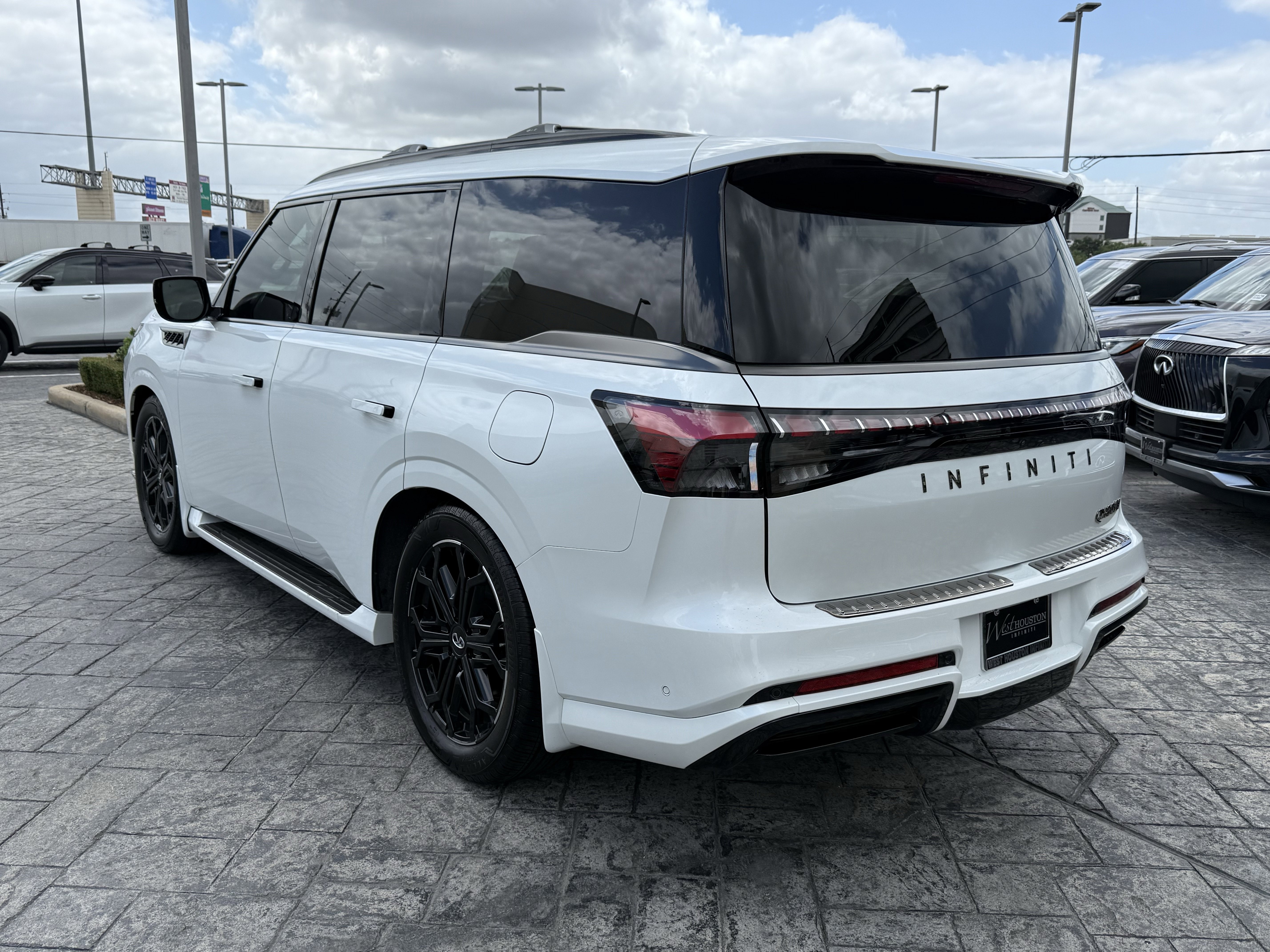 Certified 2026 INFINITI QX80 4WD w/ Sport Exterior Package image 5