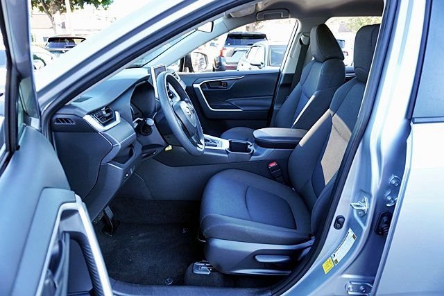 Used 2025 Toyota RAV4 LE FWD image 15