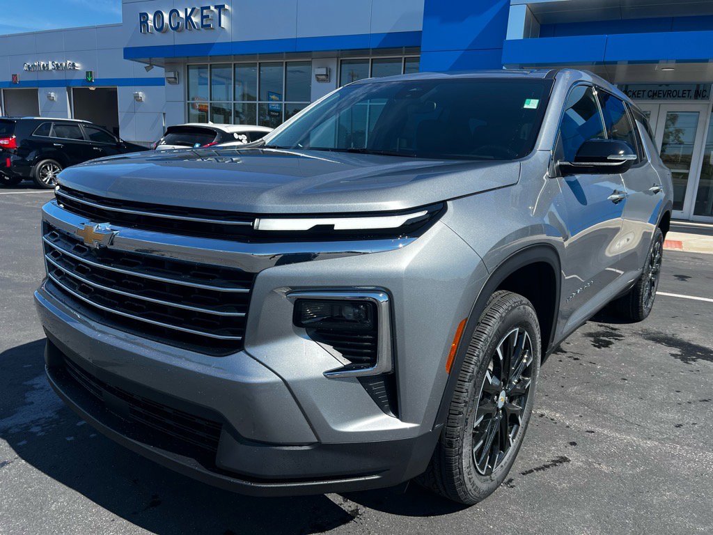 New 2026 Chevrolet Traverse LT w/ Sun and Wheel Package image 2