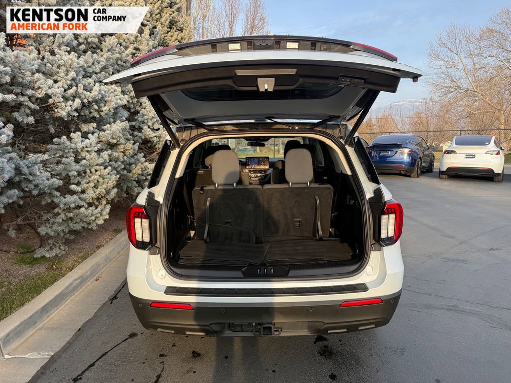 Used 2025 Ford Explorer Active image 34