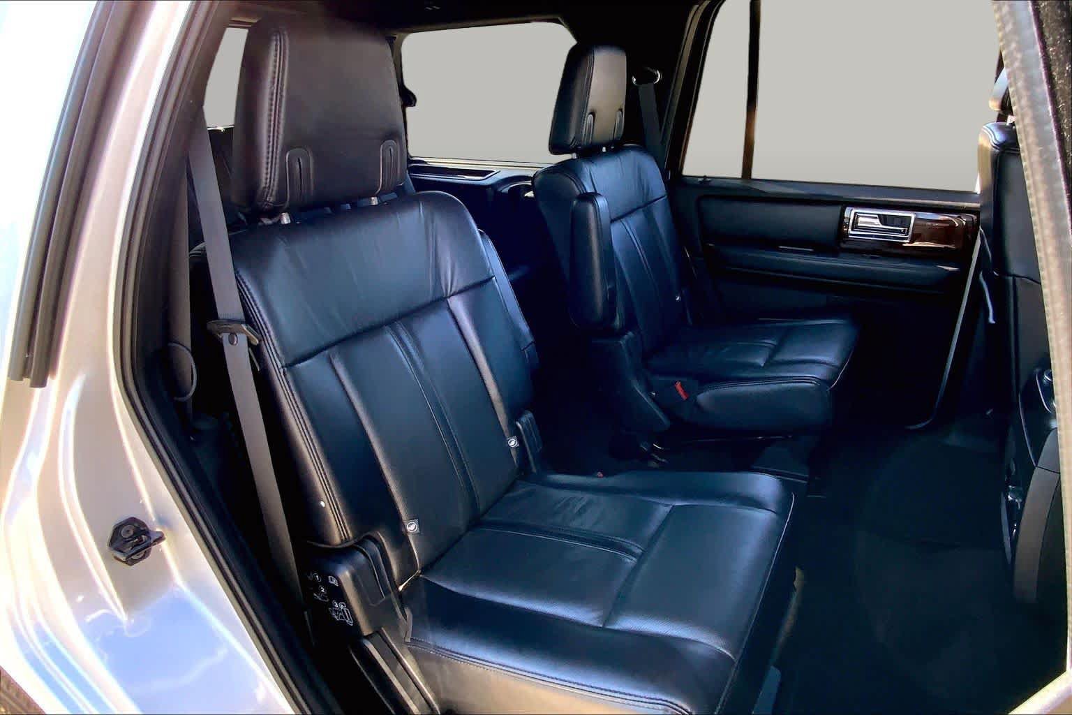 Used 2017 Lincoln Navigator Select RWD image 20