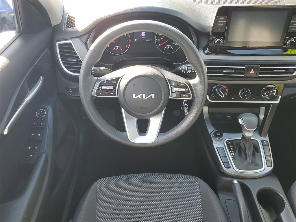 Certified 2022 Kia Seltos LX image 10