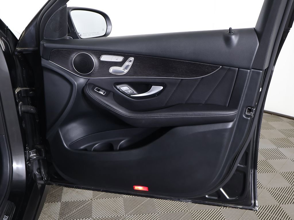 Used 2022 Mercedes-Benz GLC 300 4MATIC w/ AMG Line image 22