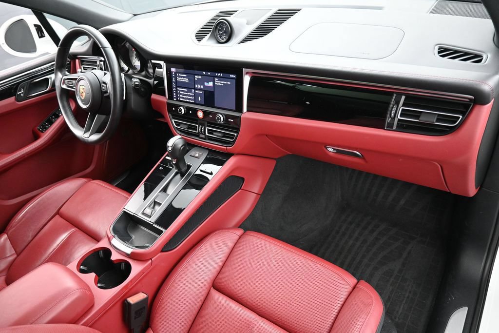 Certified 2024 Porsche Macan S AWD/4WD image 31