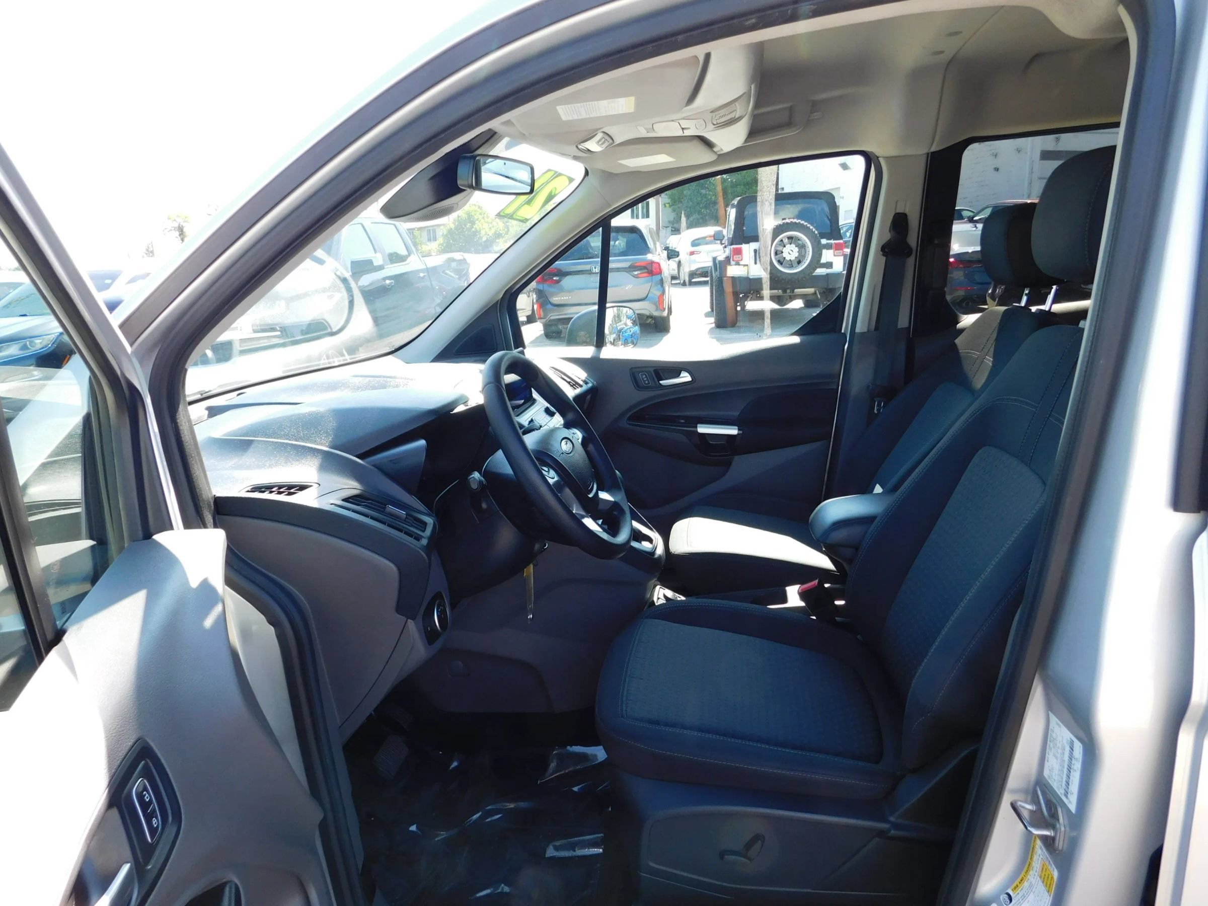Used 2021 Ford Transit Connect XLT FWD image 16