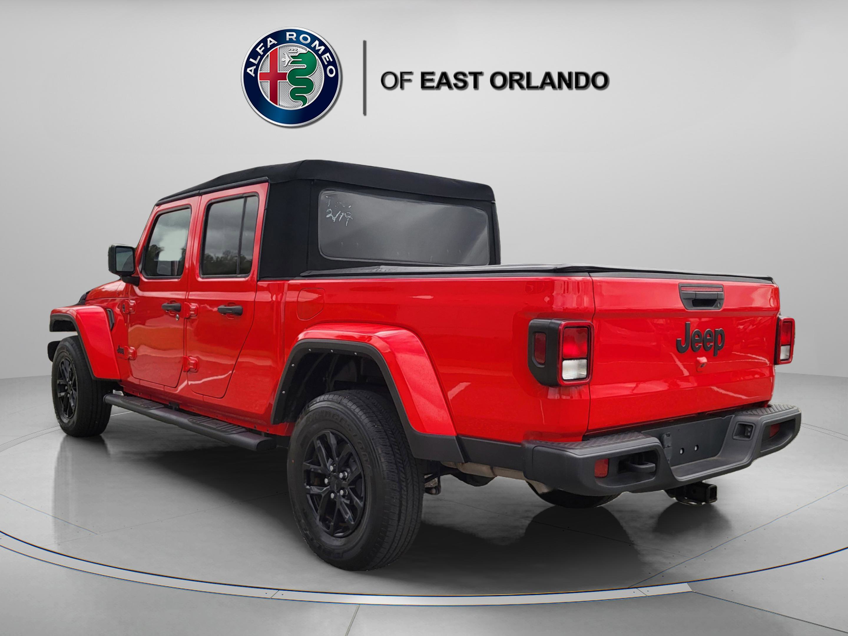 Used 2023 Jeep Gladiator Sport image 5