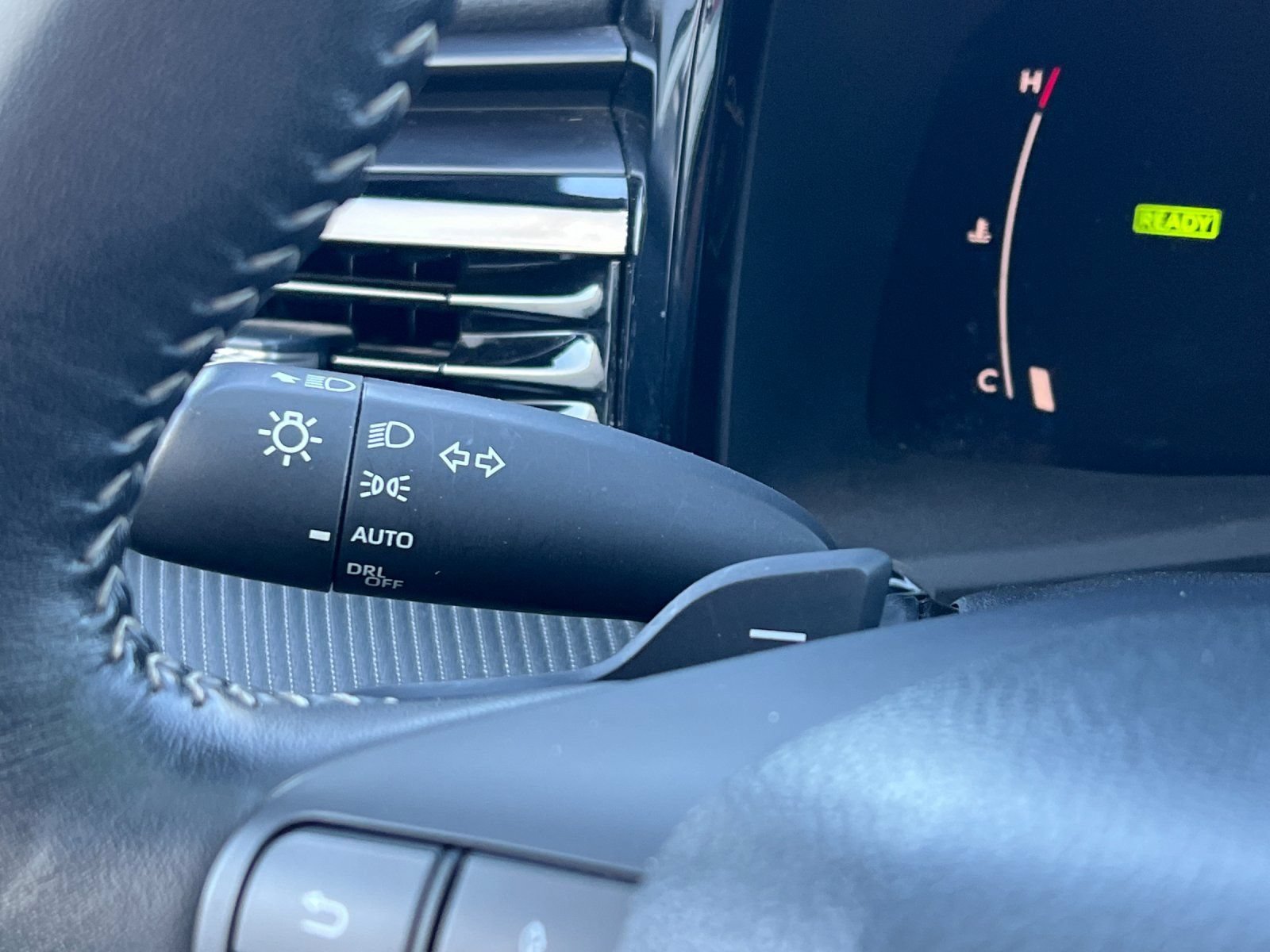 Used 2025 Toyota Camry SE FWD image 27