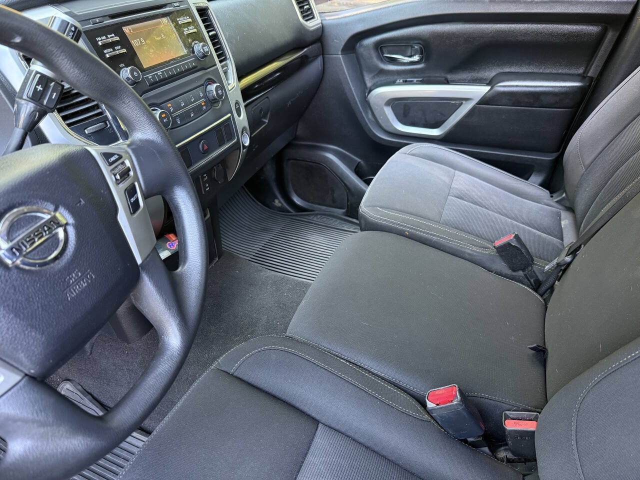 Used 2017 Nissan Titan SV RWD image 19