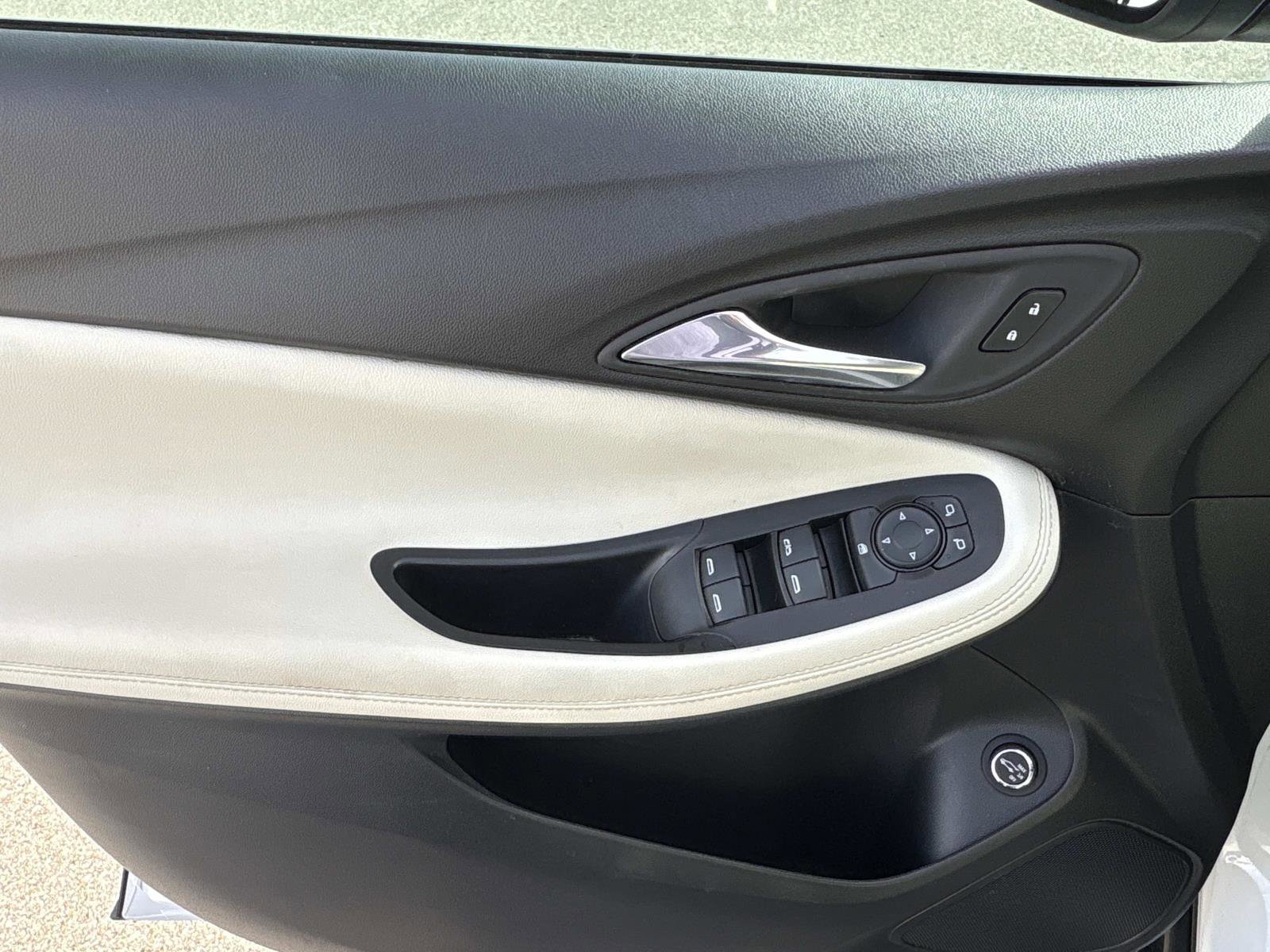 Certified 2024 Buick Encore GX Preferred w/ Comfort Package image 12