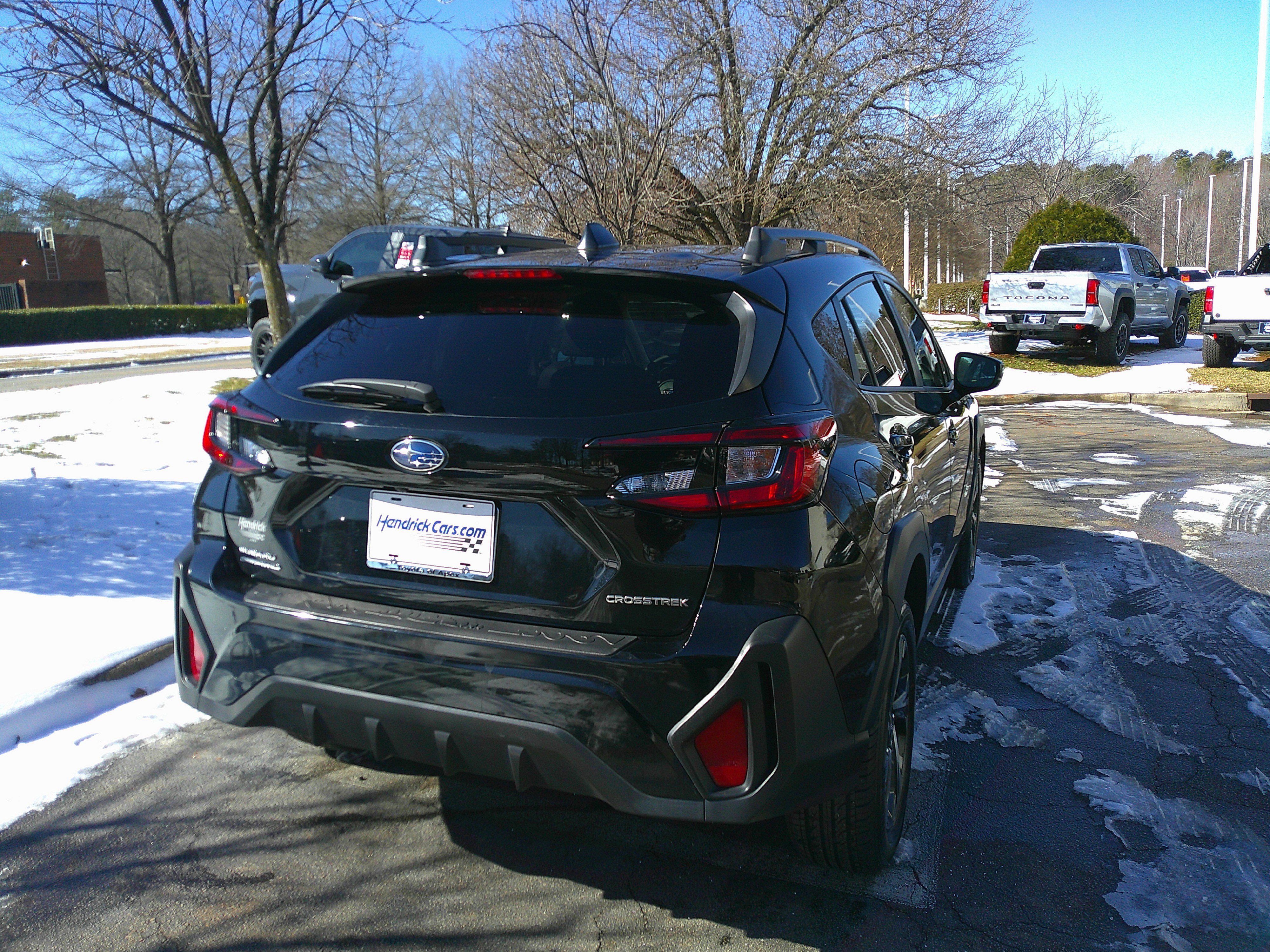 Used 2024 Subaru Crosstrek 2.0i Premium w/ Crosstrek Mirror Package image 12