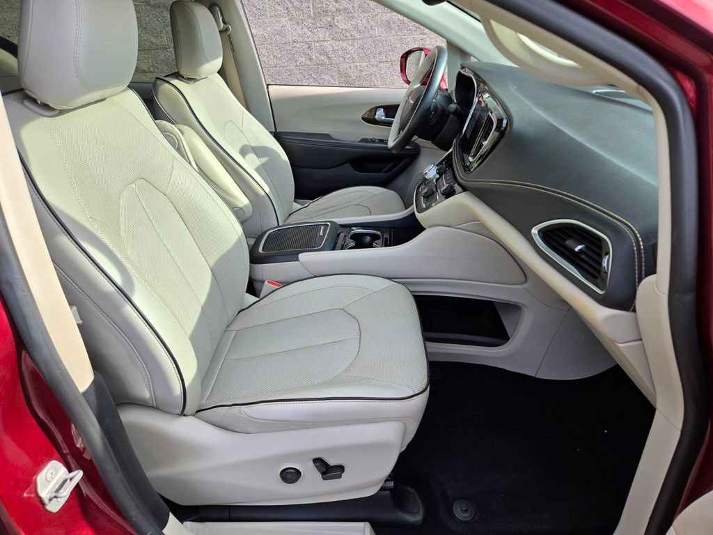 Used 2021 Chrysler Pacifica Limited w/ Premium & Safety Sphere Group AWD/4WD image 20