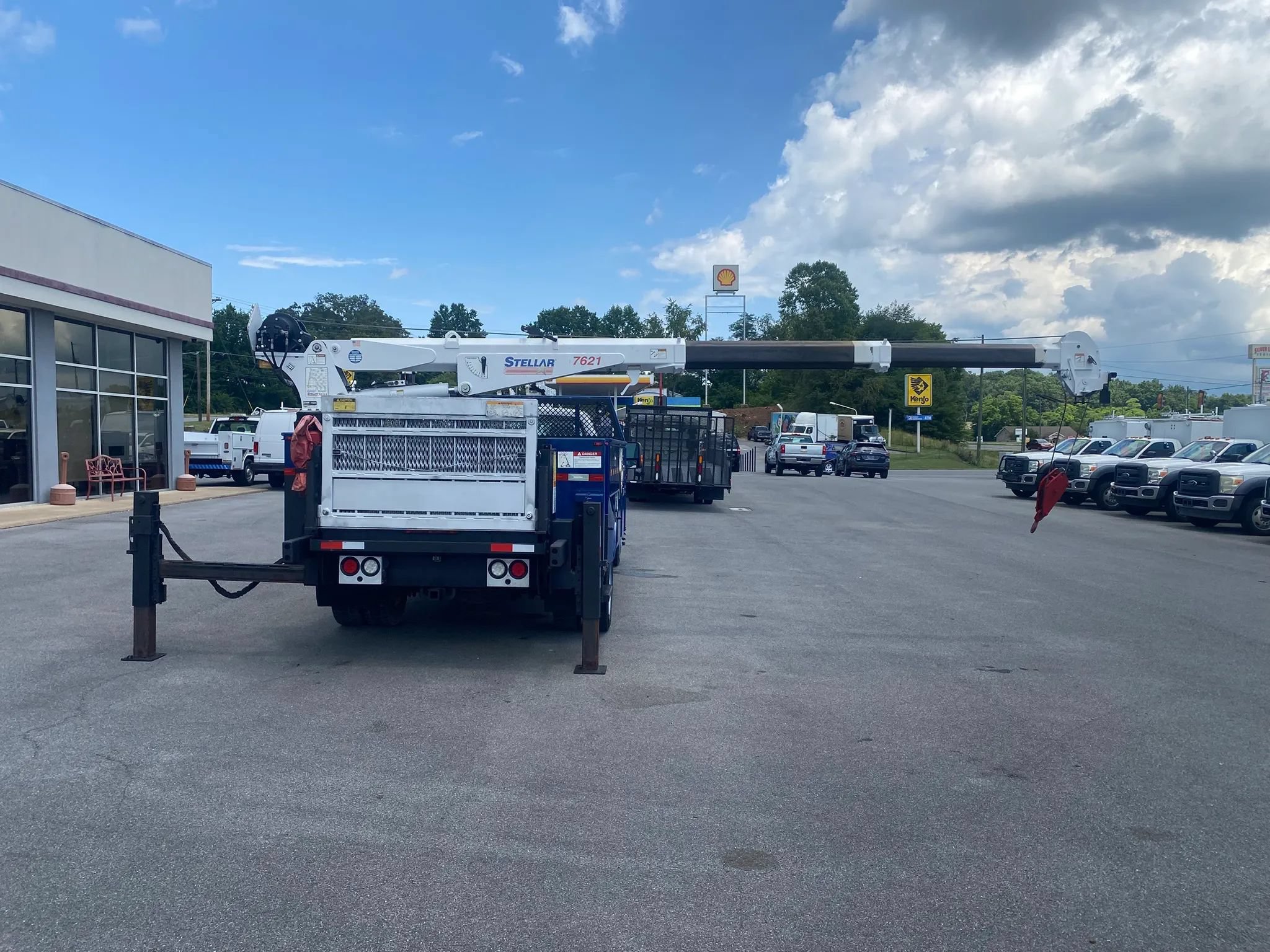 Used 2014 Ford F550 4x4 Regular Cab Super Duty image 34