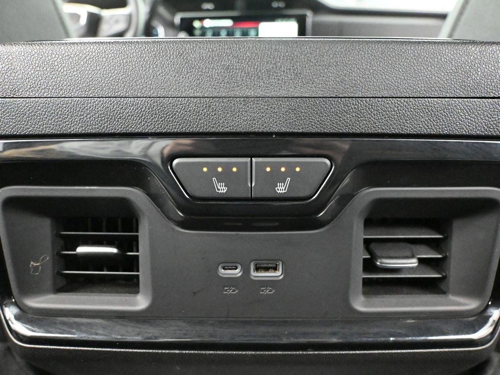 Used 2025 GMC Sierra 3500 AT4 image 44