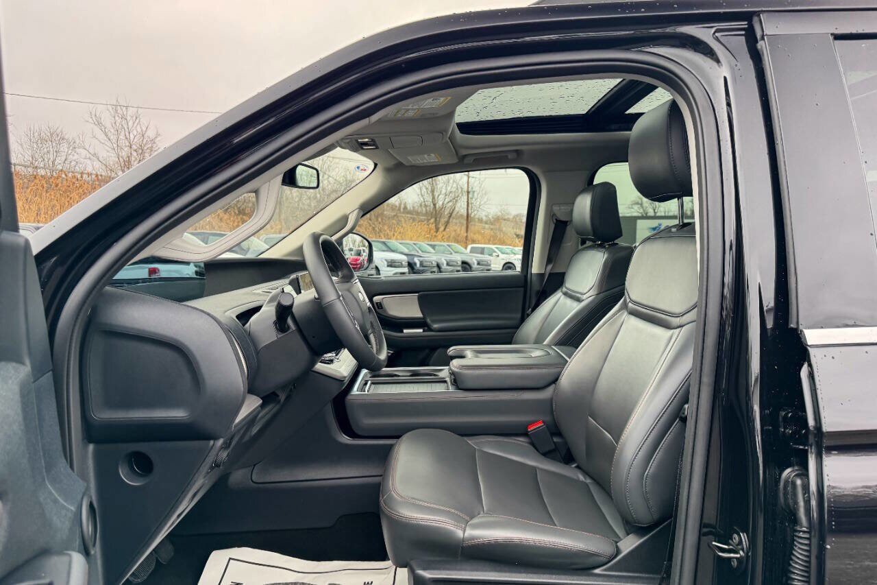 Used 2025 Ford Expedition Max Active image 26