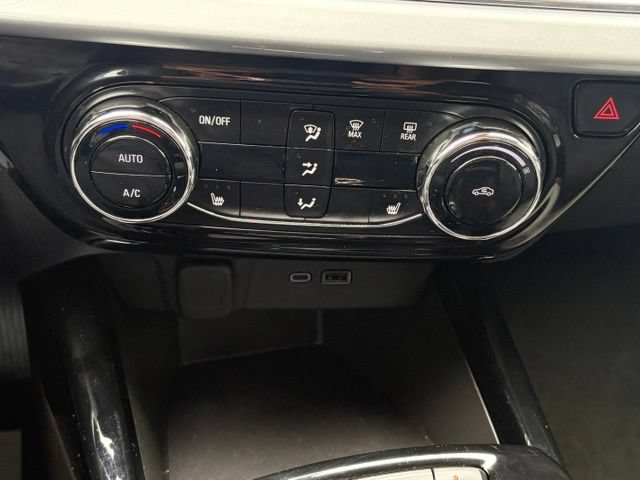 Used 2026 Chevrolet Trax LT w/ LT Convenience Package FWD image 21
