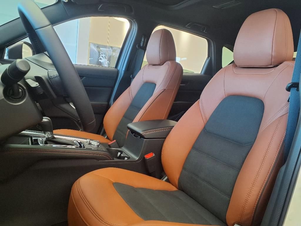 New 2025 MAZDA CX-5 Carbon Edition image 9