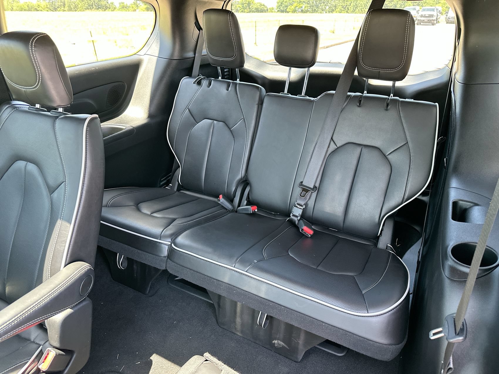 Used 2026 Chrysler Pacifica Limited FWD image 24