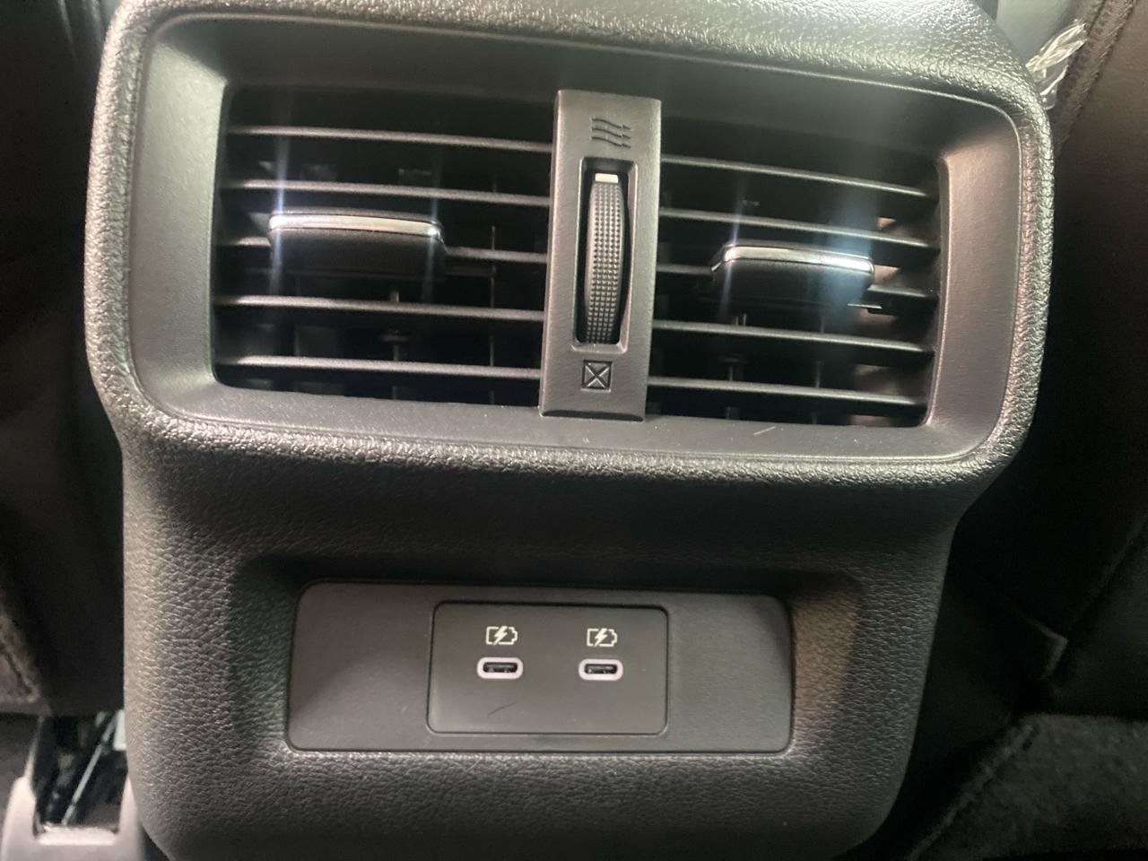 Used 2025 Nissan Murano SV AWD/4WD image 10