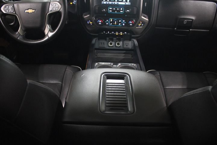 Used 2017 Chevrolet Silverado 1500 High Country image 32