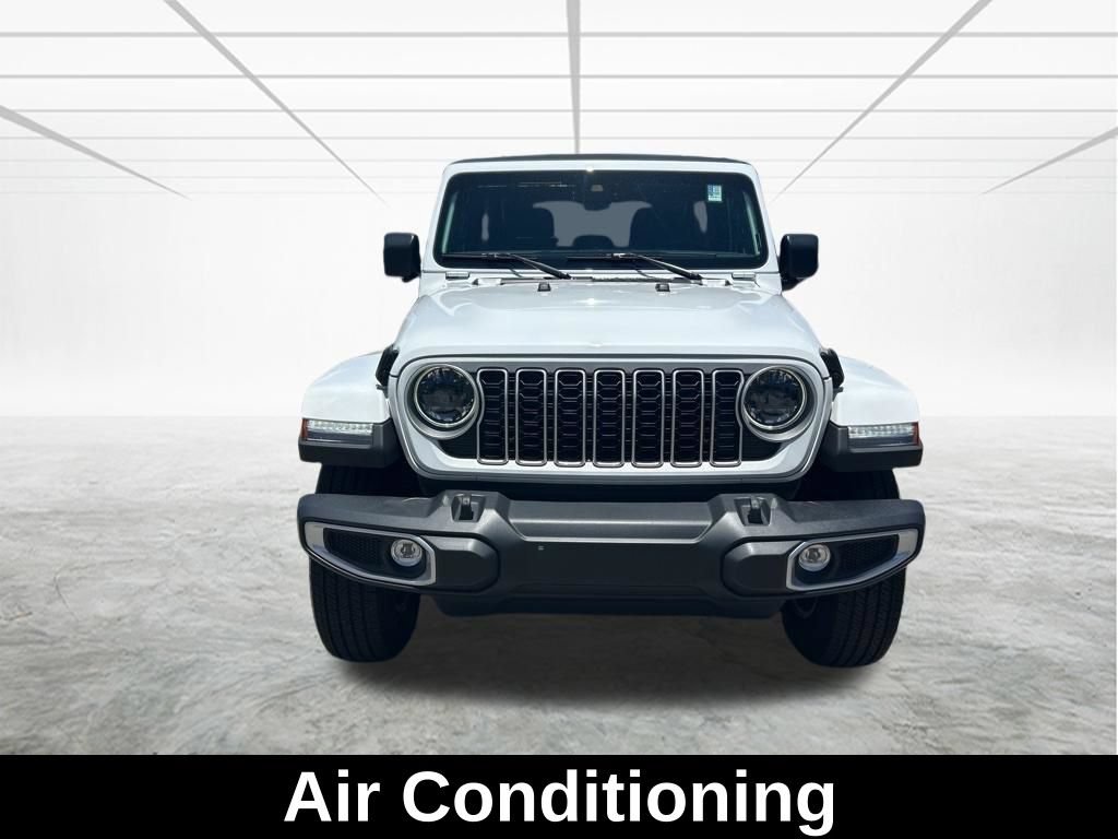 Used 2025 Jeep Wrangler Unlimited Sahara AWD/4WD image 9
