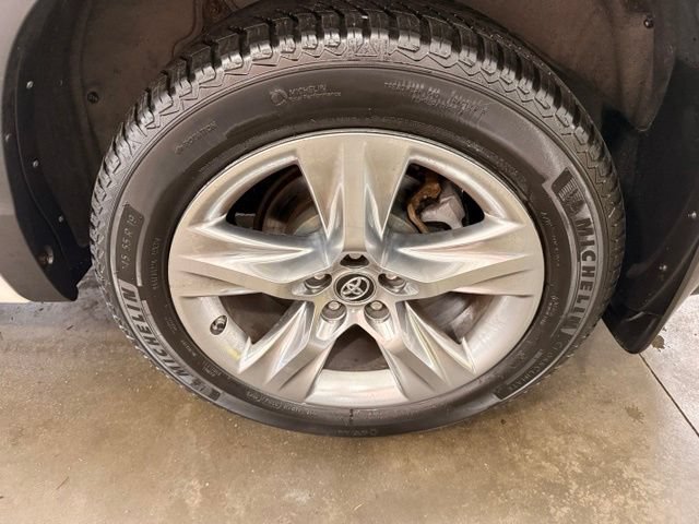 Used 2017 Toyota Highlander AWD V6 image 7