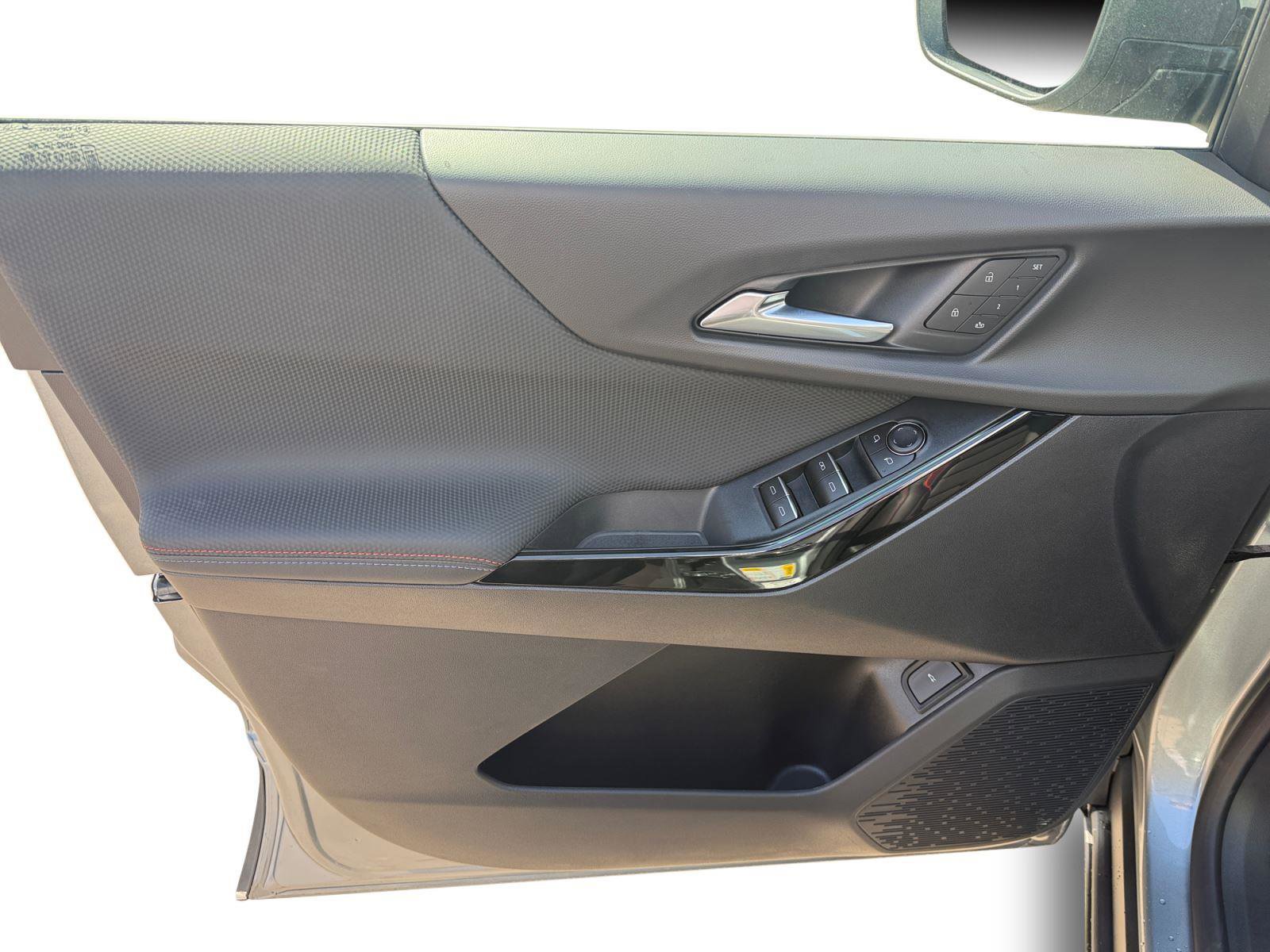 New 2026 Chevrolet Equinox RS w/ Convenience Package III image 9