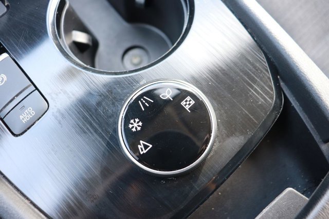 Used 2023 Nissan Rogue SV image 16