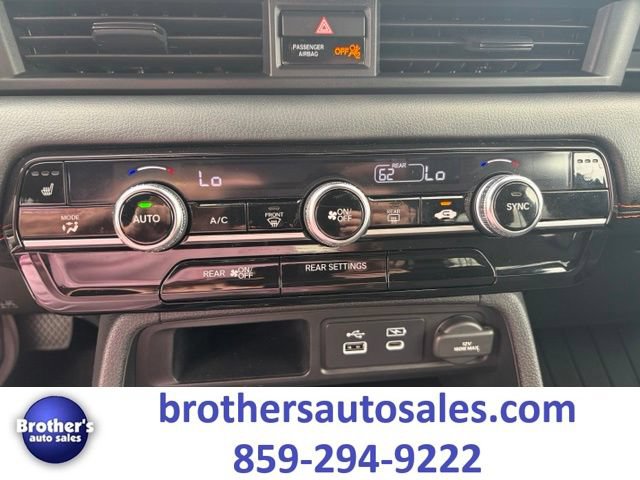 Used 2025 Honda Pilot Sport image 27