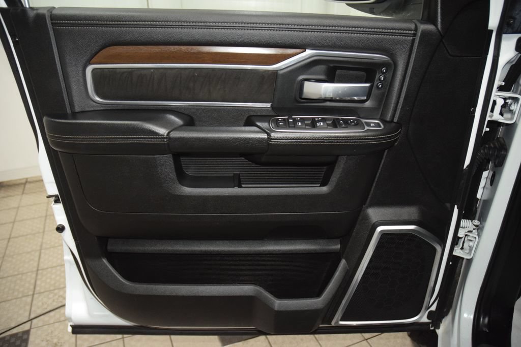 Used 2022 RAM 3500 Laramie AWD/4WD image 47