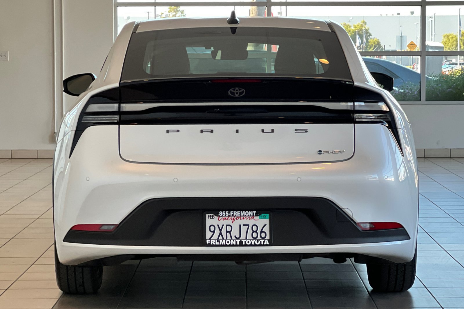 Certified 2026 Toyota Prius Plug-In Hybrid FWD image 5