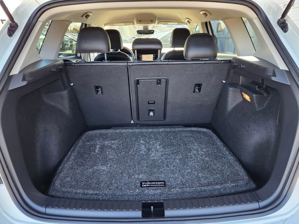 Used 2022 Volkswagen Taos SEL image 29