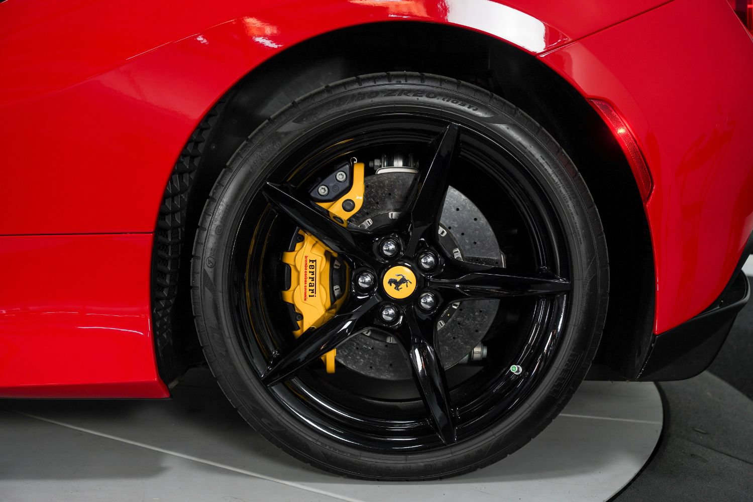 Used 2023 Ferrari F8 Tributo RWD image 21