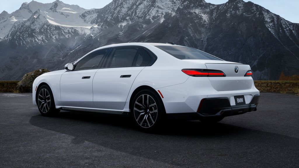 New 2026 BMW 740i RWD image 2