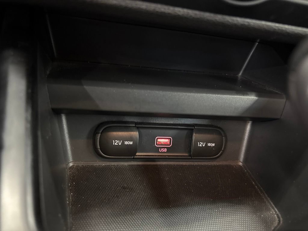 Certified 2021 Kia Soul LX FWD image 17