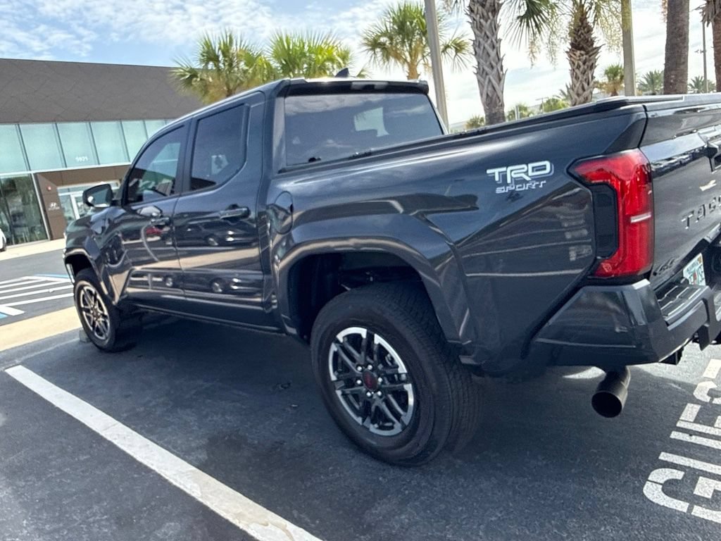 Used 2025 Toyota Tacoma TRD Sport AWD/4WD image 9